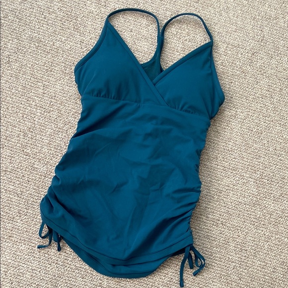lululemon athletica Tops - Lululemon Full Freedom Tank